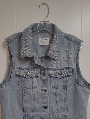 Ci Sono Light Wash Pearl-Studded Denim Vest Sleeveless Four Pocket